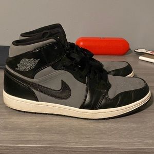 Jordan 1 High Men Size 11.5 Black & Gray